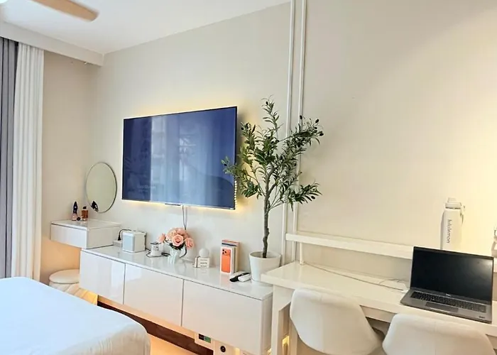 Near Airport With Pool And Balcony Suba Basbas