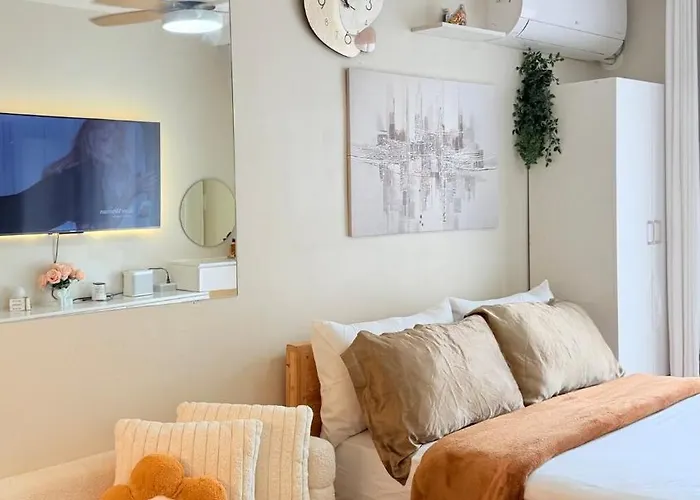 Near Airport With Pool And Balcony * Suba Basbas