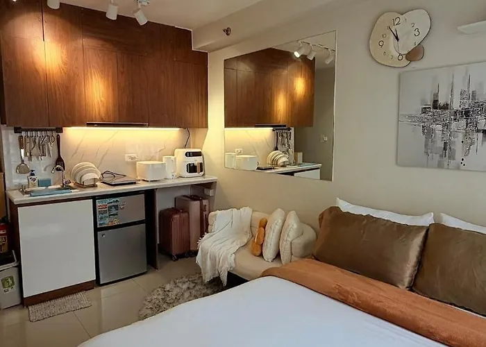 Near Airport With Pool And Balcony アパート *